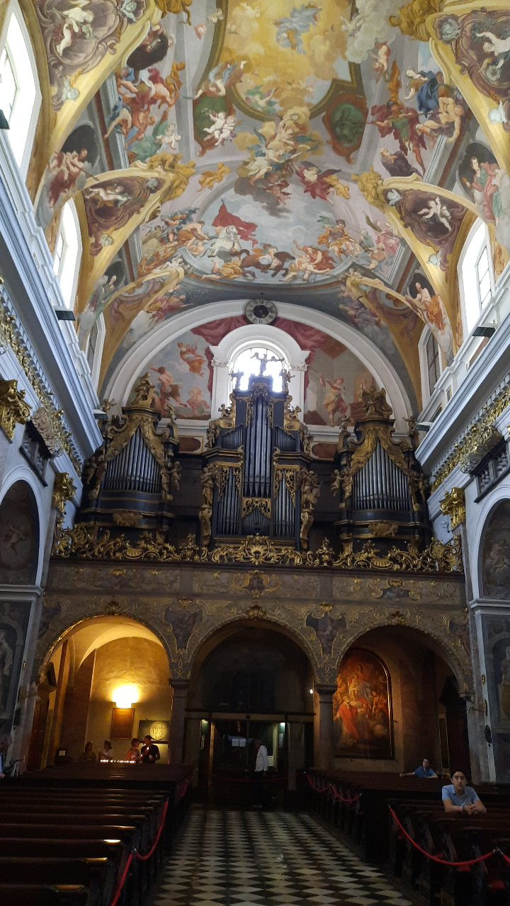 La cathédrale SaintNicolas. Beaucoup de dorures... Rudy